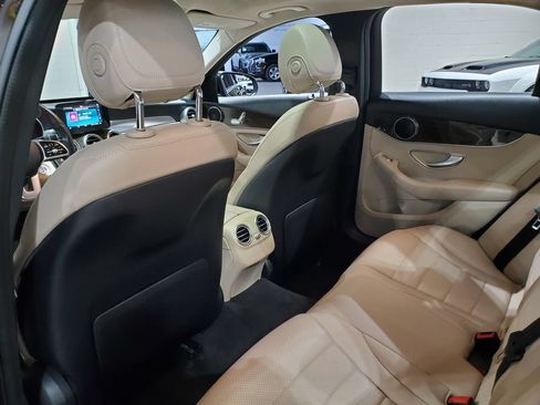 Used 2019 Mercedes-Benz C 300 Sedan image 25
