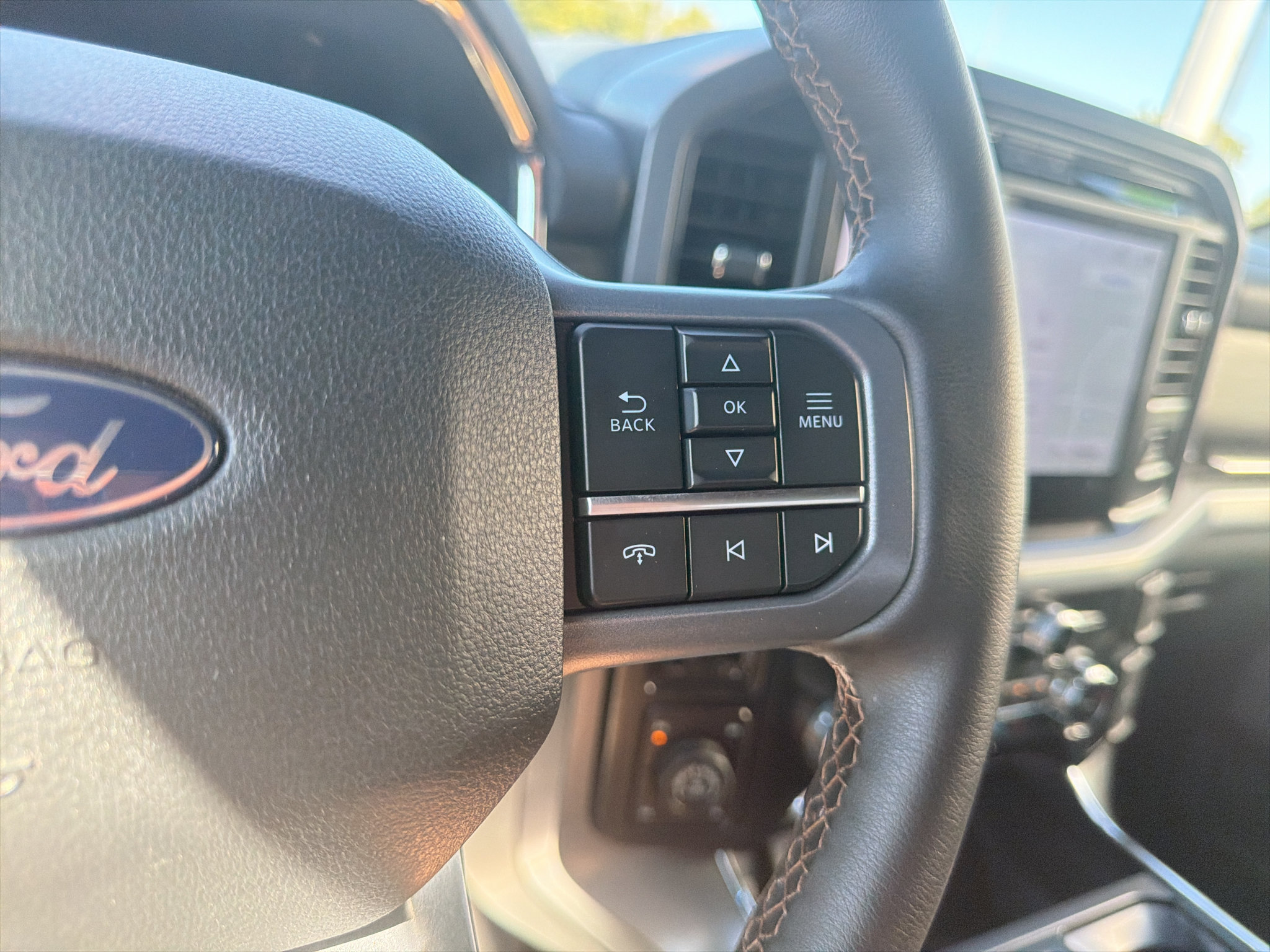 Used 2025 Ford F150 Lariat w/ Equipment Group 501A Mid AWD/4WD image 27