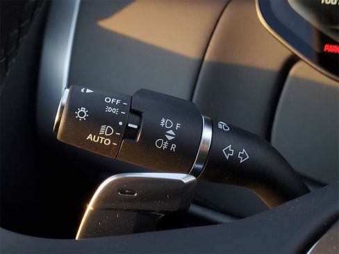 New 2025 Land Rover Range Rover SE image 16