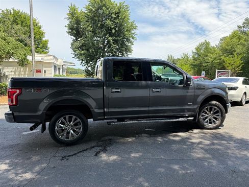 Used 2017 Ford F150 XLT w/ Equipment Group 302A Luxury AWD/4WD image 6