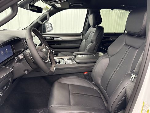 Used 2025 Jeep Wagoneer Series II w/ Convenience Group I image 16