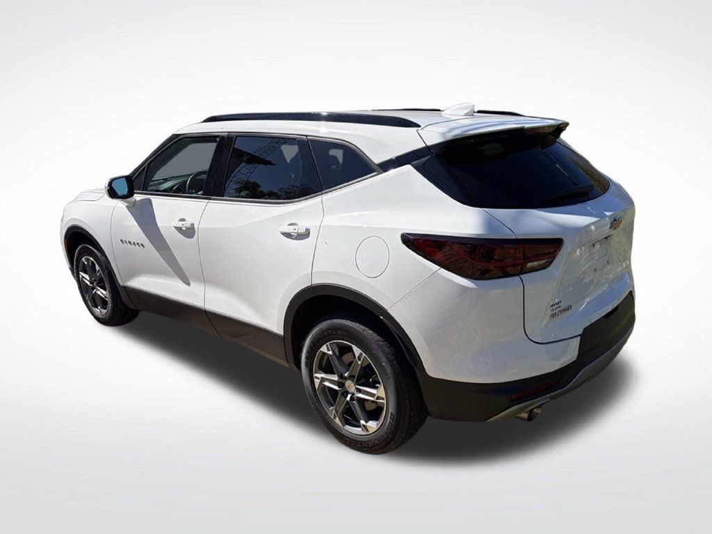 Used 2024 Chevrolet Blazer LT FWD image 5