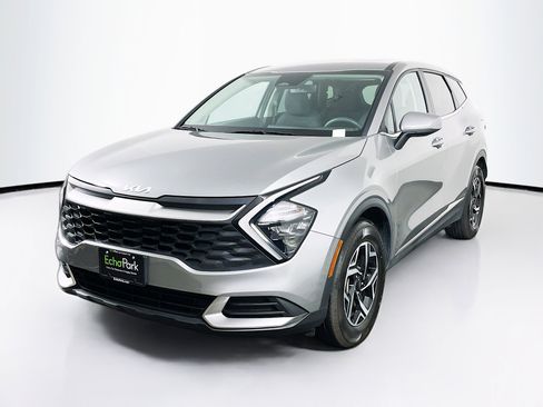 Used 2023 Kia Sportage LX image 3