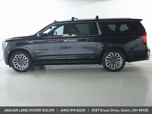 Used 2023 GMC Yukon XL Denali Ultimate AWD/4WD image 4