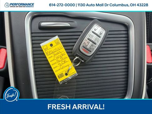 Used 2024 Chrysler Pacifica Limited FWD image 25