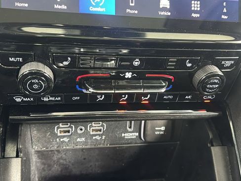 Used 2022 Jeep Grand Cherokee Limited 4xe image 29