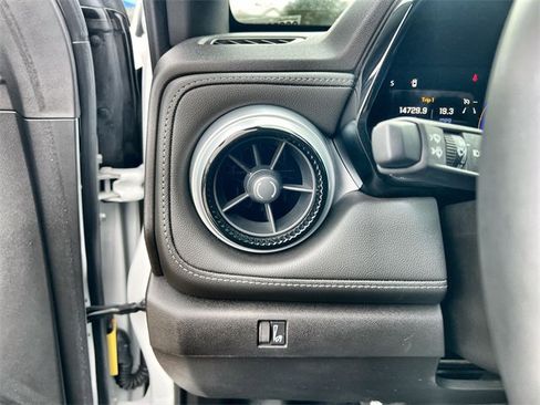 Used 2024 Chevrolet Colorado LT w/ LT Convenience Package image 17