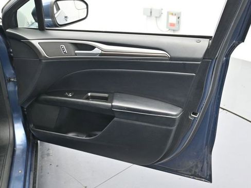 Used 2018 Ford Fusion SE image 28