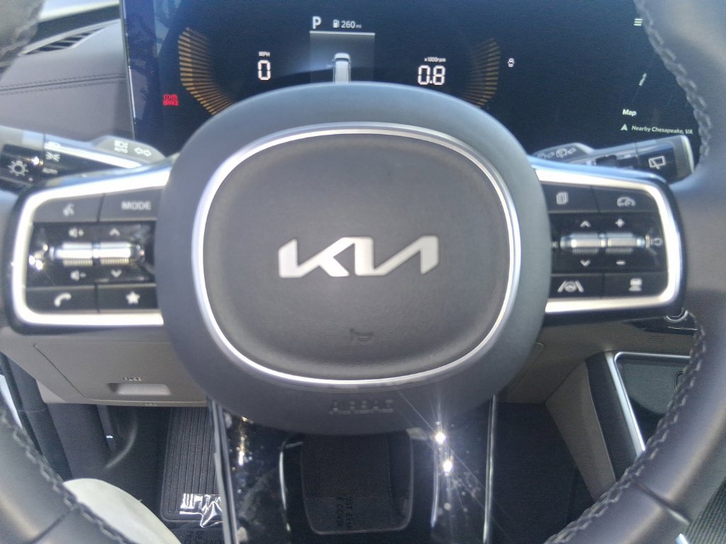 Certified 2026 Kia Carnival FWD image 12
