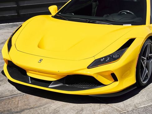 Used 2021 Ferrari F8 Tributo image 6