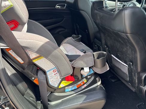 Used 2020 Jeep Grand Cherokee Altitude image 12