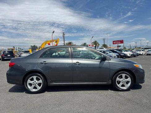 Used 2012 Toyota Corolla LE w/ Premium Pkg FWD image 13