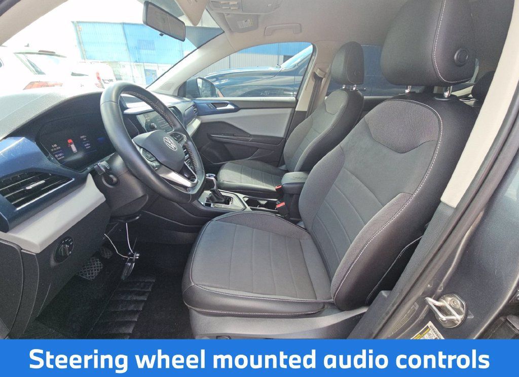 Used 2022 Volkswagen Taos SE FWD image 9