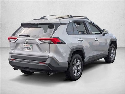 Used 2022 Toyota RAV4 XLE w/ Convenience Package FWD image 6