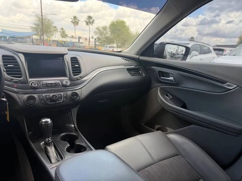 Used 2017 Chevrolet Impala LT w/ Convenience Package FWD image 23