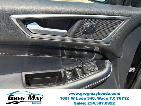 Used 2018 Ford Edge Titanium w/ Equipment Group 301A FWD image 11