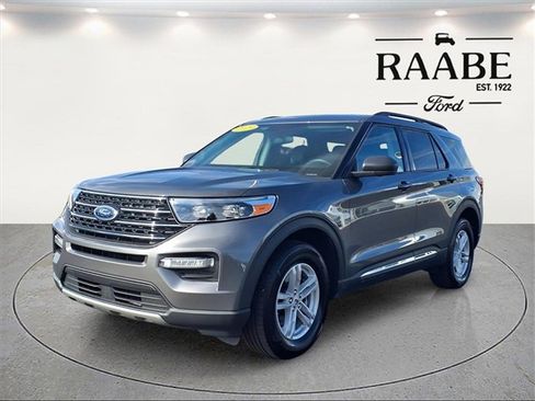 Used 2023 Ford Explorer XLT w/ Equipment Group 202A image 3