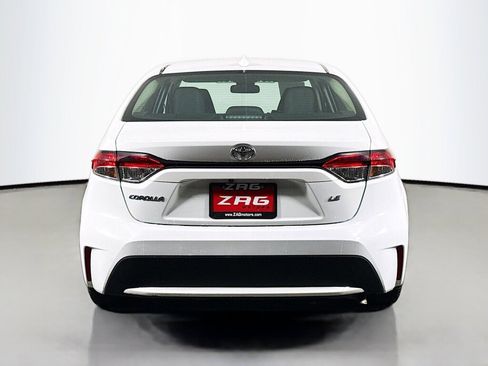 Used 2021 Toyota Corolla LE image 4