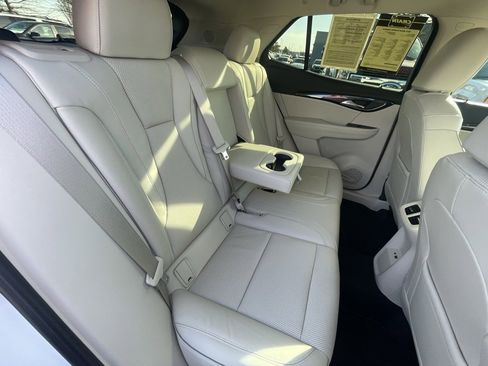 Used 2021 Buick Envision Essence image 29