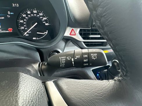 Certified 2025 Toyota Sienna XLE FWD image 32