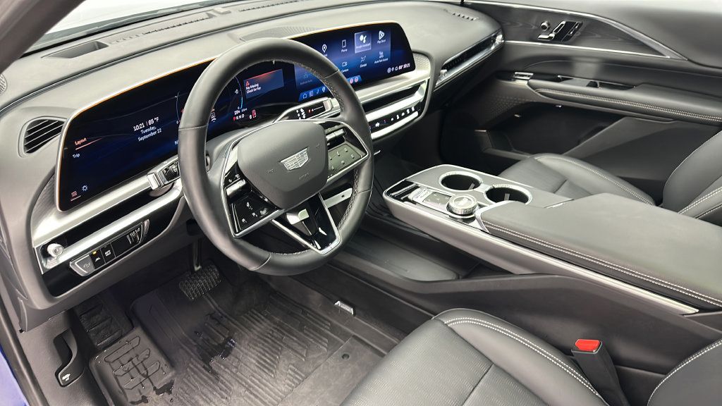 Used 2024 Cadillac Lyriq Luxury w/ LPO, Floor Liner Package AWD/4WD image 11