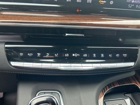 Used 2022 Cadillac Escalade Premium Luxury image 11