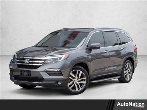 Used 2017 Honda Pilot Elite image 1