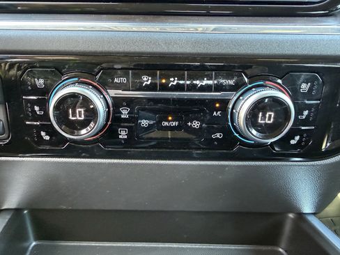 Used 2024 GMC Sierra 1500 SLT image 21