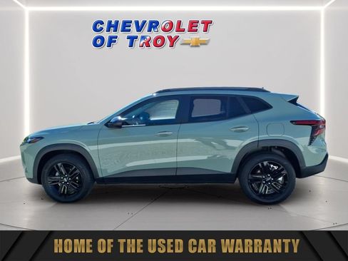 Used 2024 Chevrolet Trax ACTIV w/ Sunroof Package FWD image 5