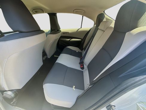 Used 2025 Toyota Corolla LE image 21