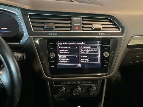 Used 2018 Volkswagen Tiguan SEL Premium image 11