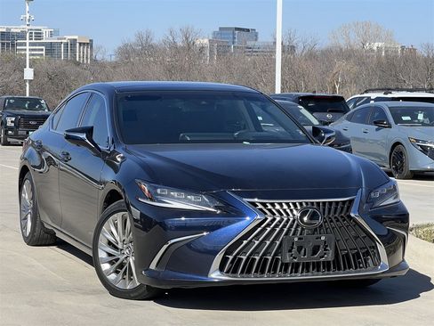 Used 2022 Lexus ES 350 Ultra Luxury w/ Accessory Package 2 image 2