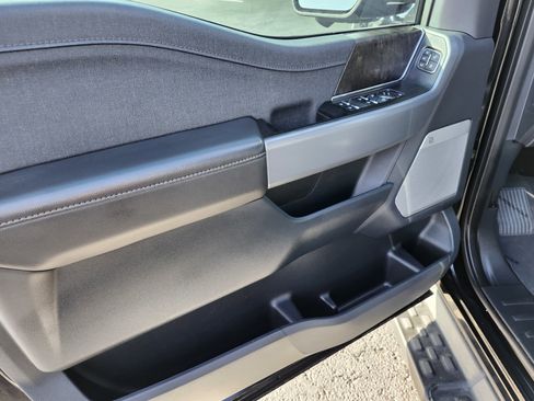 Used 2023 Ford F150 Lightning Lariat image 19