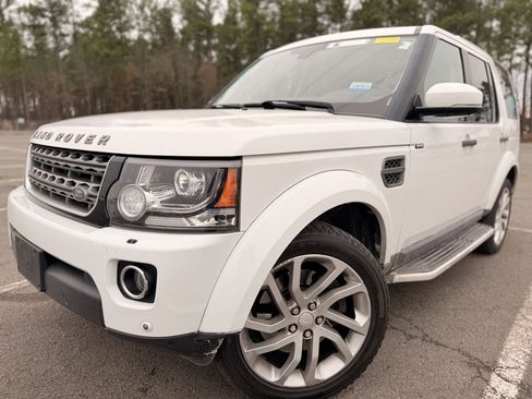Used 2016 Land Rover LR4 HSE image 2