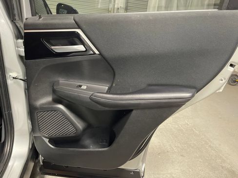 Used 2024 Mitsubishi Outlander ES FWD image 10