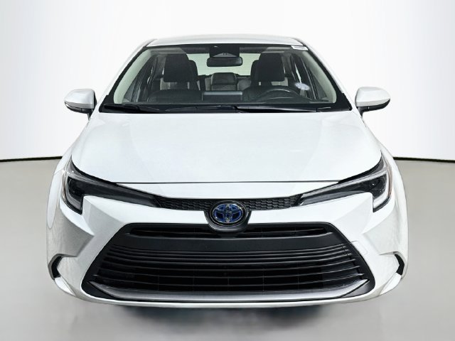 Used 2023 Toyota Corolla LE FWD image 2