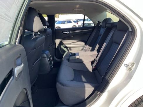 Used 2023 Chrysler 300 Touring w/ Safetytec Plus Group image 15