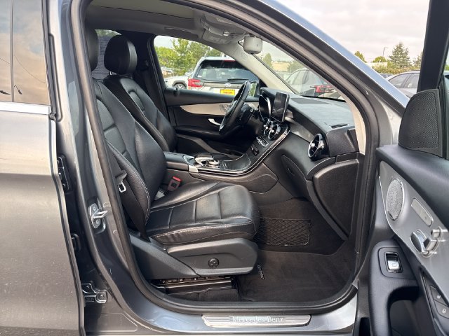 Used 2019 Mercedes-Benz GLC 300 4MATIC image 9