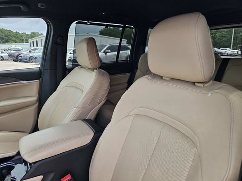 Used 2023 Jeep Grand Cherokee Limited w/ Luxury Tech Group II AWD/4WD image 18