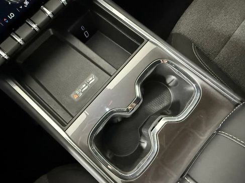 Used 2025 GMC Acadia Elevation FWD image 27