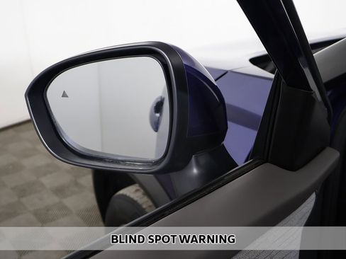 Used 2023 Nissan Rogue SV image 4