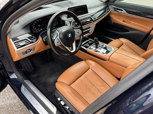 Used 2020 BMW 740i w/ Premium Package RWD image 14
