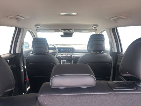 Used 2026 Kia Sportage EX FWD image 8