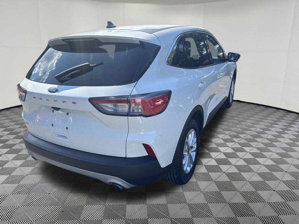 Used 2022 Ford Escape SE FWD image 14