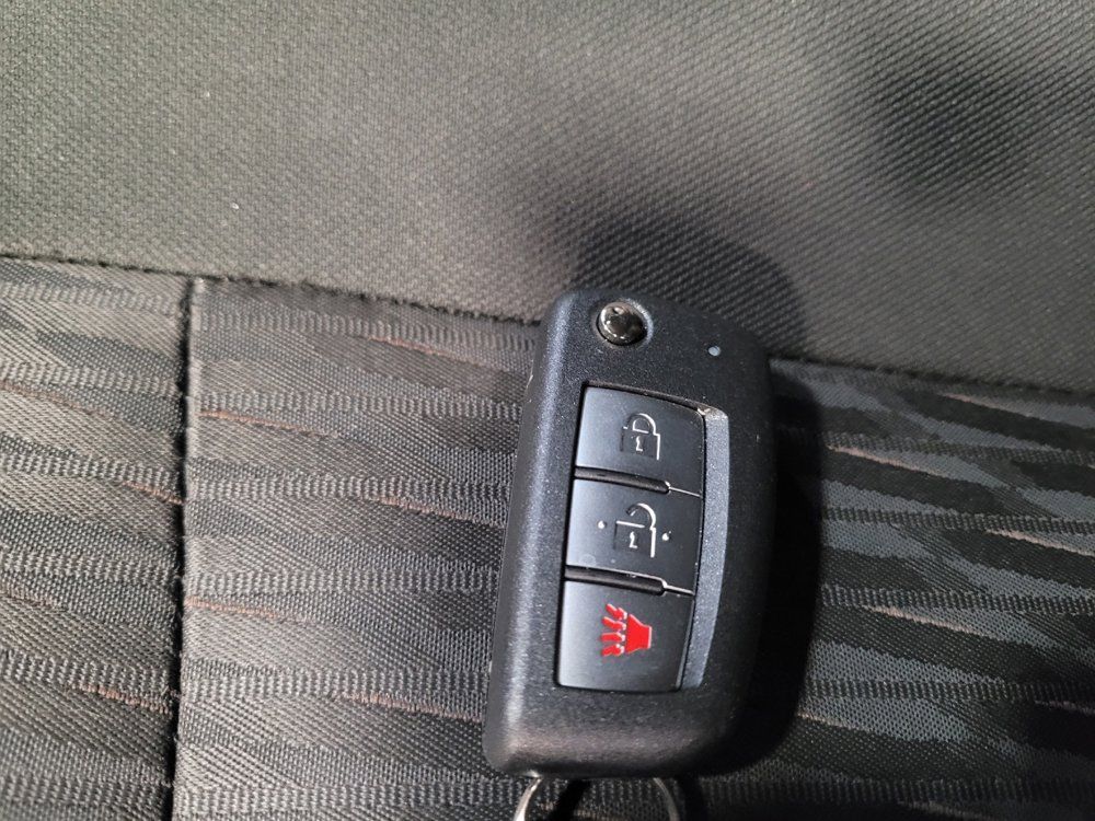 Used 2020 Nissan Rogue S FWD image 32
