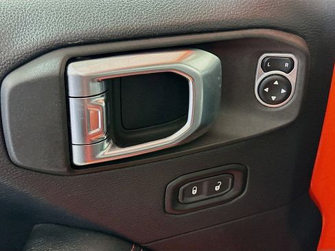 Used 2018 Jeep Wrangler Unlimited Rubicon image 19