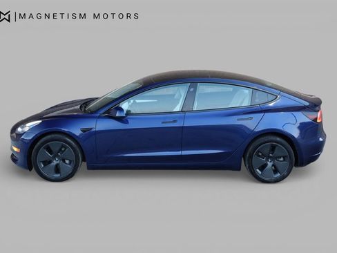 Used 2023 Tesla Model 3 Standard Range image 3