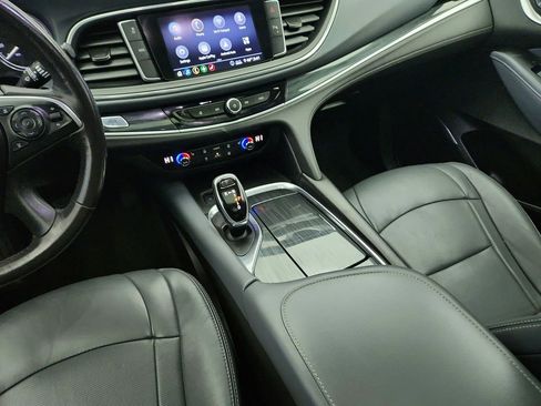 Used 2020 Buick Enclave Essence w/ Sport Touring Edition image 17