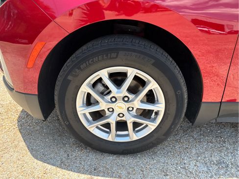 Used 2023 Chevrolet Equinox LT FWD image 13
