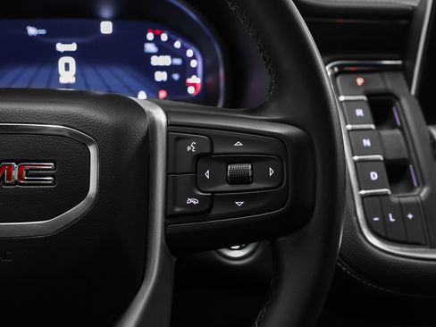 Used 2023 GMC Yukon XL SLT image 43